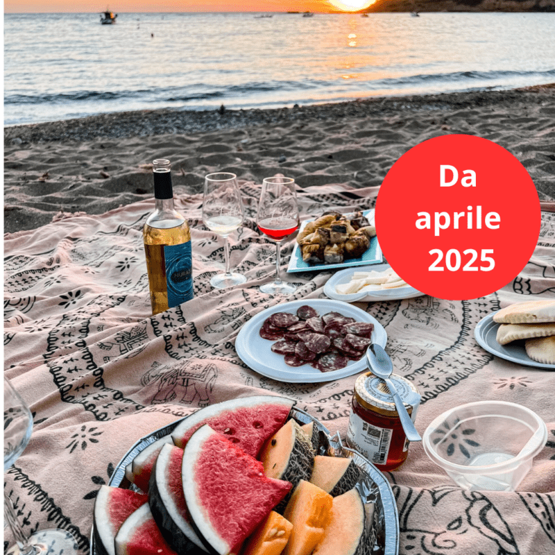 Picnic in spiaggia al tramonto a Rio Murtas