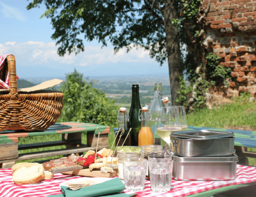 allestimento picnic al Parco del Grep vicino alla torre grep